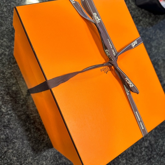 Sold🤝Hermes gold lock 18 picotin caban y3 brand new - Picture 3 of 3